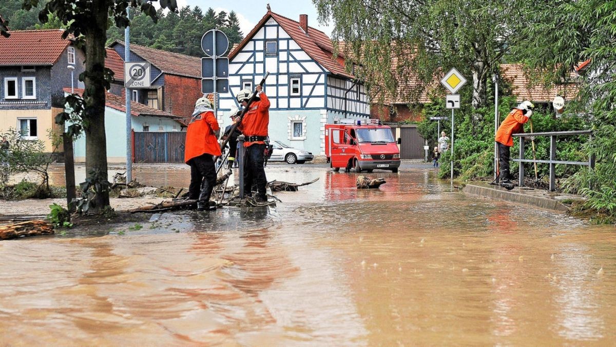 Ein Blick ins Jahr 2014: Nach starkem Regen trat in Madelungen die Madel über die Ufer. Solche Bilder sollen bald der Vergangenheit angehören. Archiv-