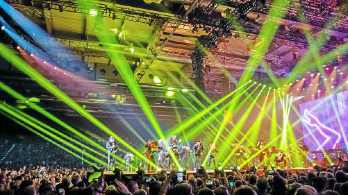 Rocklegende Udo Lindenberg begeisterte am Freitagabend etwa 10.000 Fans in der Messehalle Erfurt. Am Samstag folgt ein weiteres Konzert. Foto: Sascha Fromm