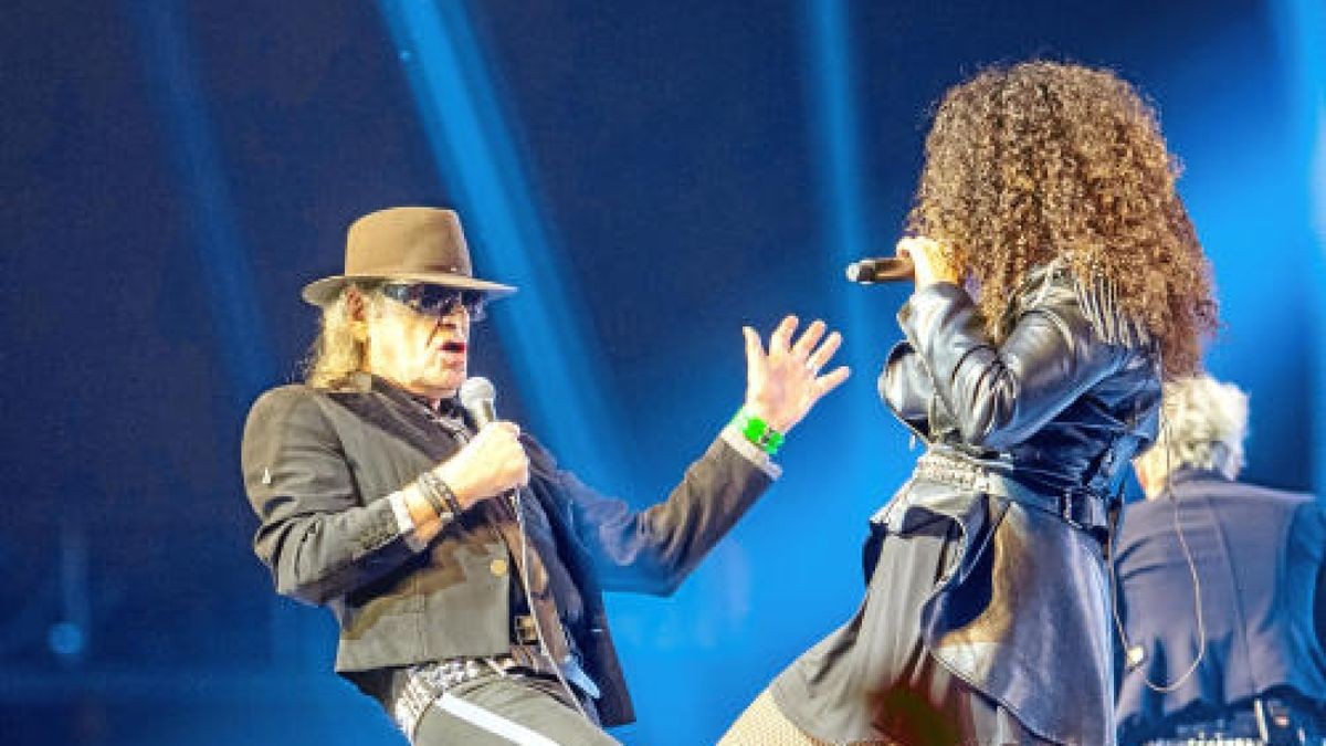 Rocklegende Udo Lindenberg begeisterte am Freitagabend etwa 10.000 Fans in der Messehalle Erfurt. Am Samstag folgt ein weiteres Konzert. Foto: Sascha Fromm