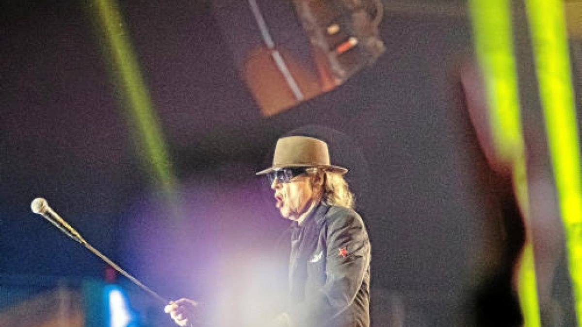 Rocklegende Udo Lindenberg begeisterte am Freitagabend etwa 10.000 Fans in der Messehalle Erfurt. Am Samstag folgt ein weiteres Konzert. Foto: Sascha Fromm