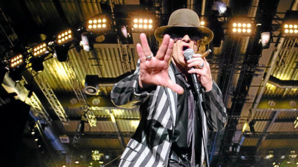 Rocklegende Udo Lindenberg begeisterte am Freitagabend etwa 10.000 Fans in der Messehalle Erfurt. Am Samstag folgt ein weiteres Konzert. Foto: Sascha Fromm