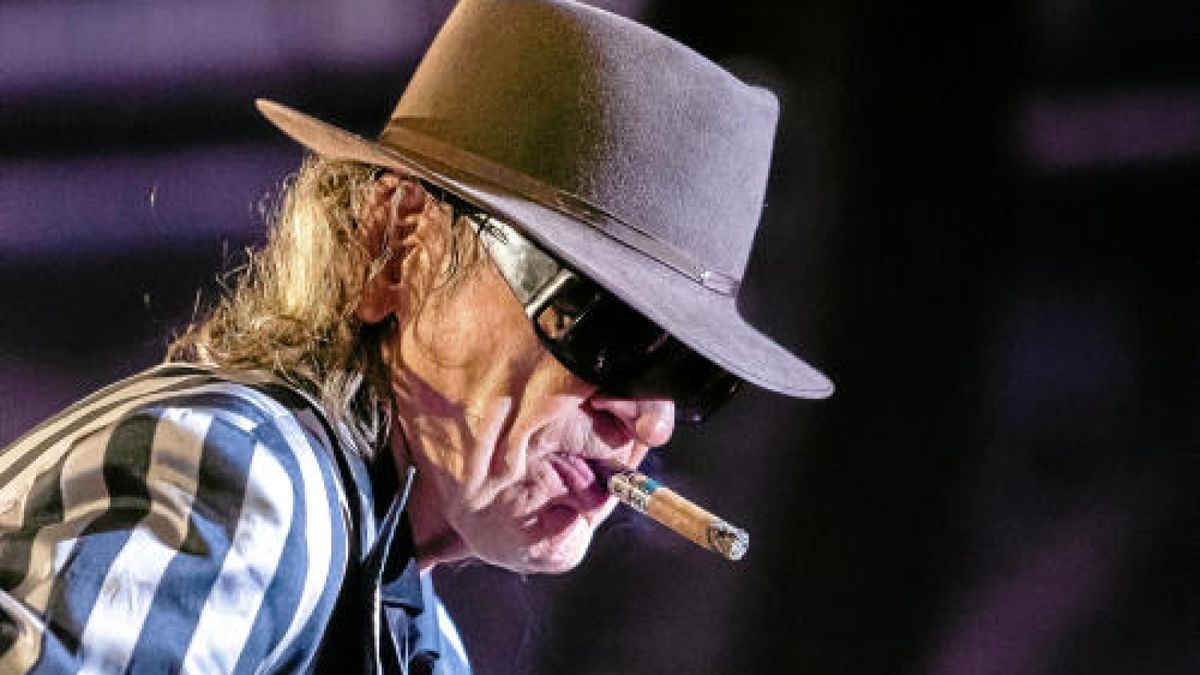 Rocklegende Udo Lindenberg begeisterte am Freitagabend etwa 10.000 Fans in der Messehalle Erfurt. Am Samstag folgt ein weiteres Konzert. Foto: Sascha Fromm