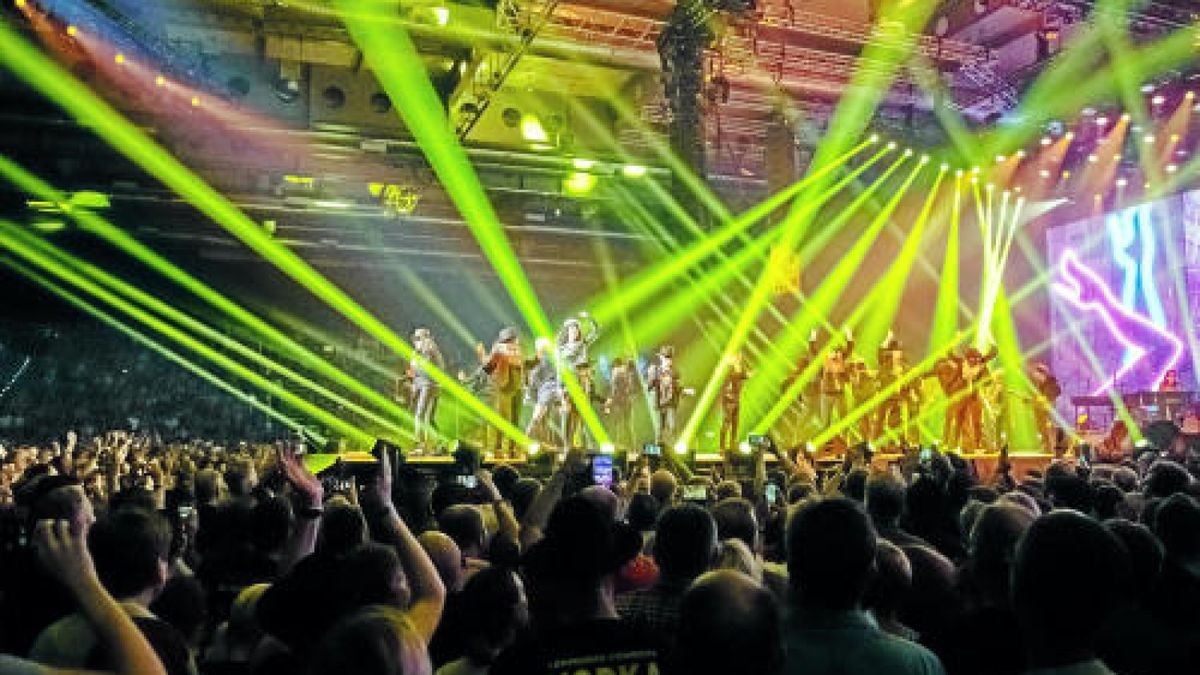 Rocklegende Udo Lindenberg begeisterte am Freitagabend etwa 10.000 Fans in der Messehalle Erfurt. Am Samstag folgt ein weiteres Konzert. Foto: Sascha Fromm