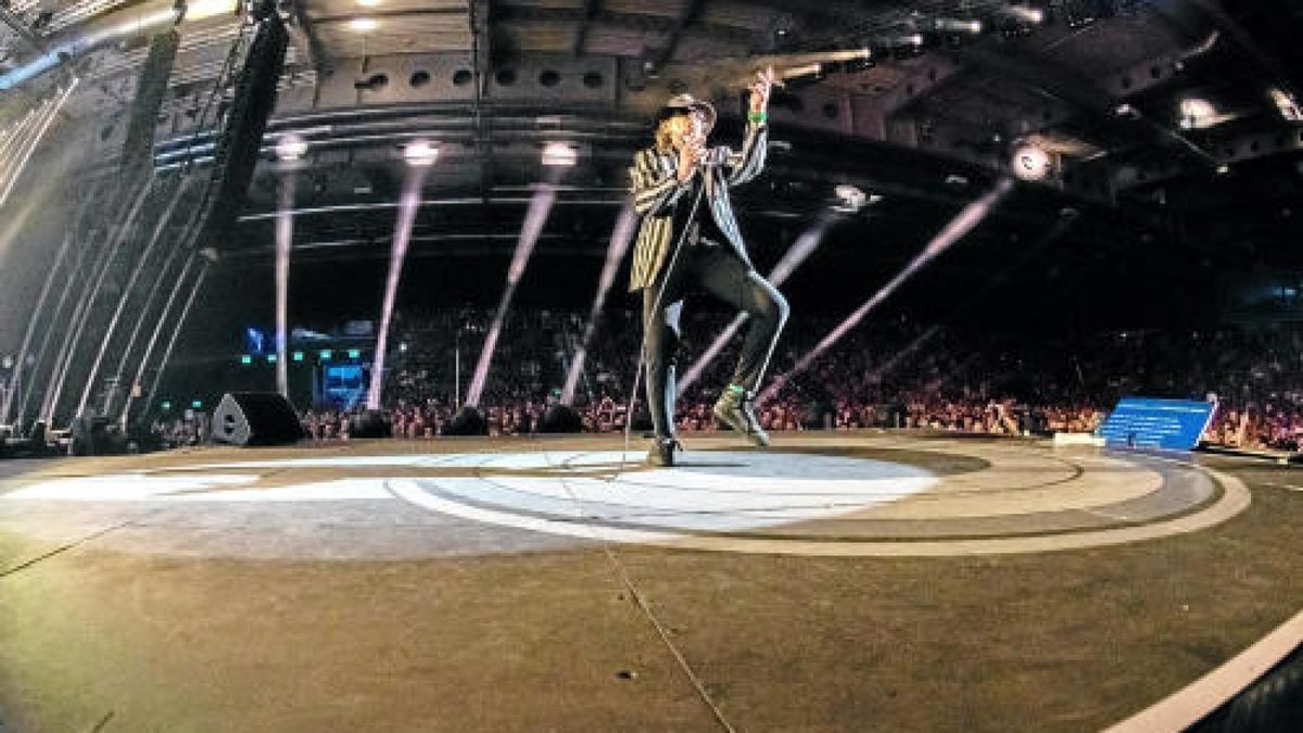 Rocklegende Udo Lindenberg begeisterte am Freitagabend etwa 10.000 Fans in der Messehalle Erfurt. Am Samstag folgt ein weiteres Konzert. Foto: Sascha Fromm