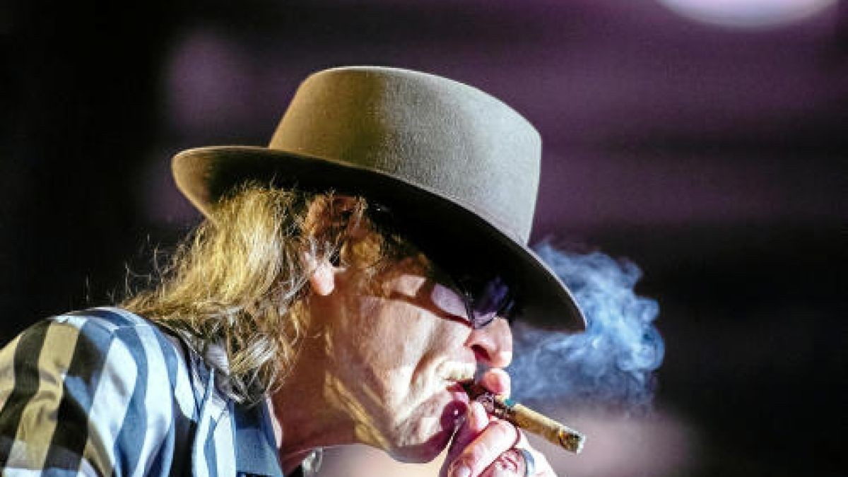 Rocklegende Udo Lindenberg begeisterte am Freitagabend etwa 10.000 Fans in der Messehalle Erfurt. Am Samstag folgt ein weiteres Konzert. Foto: Sascha Fromm