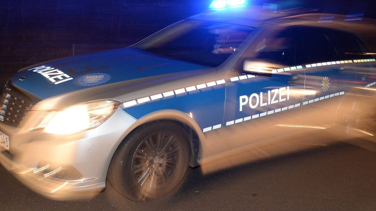 Die Polizei in Arnstadt sucht nach den Personen, die in der Nacht auf Freitag eine Spur der Verwüstung hinterlassen haben.