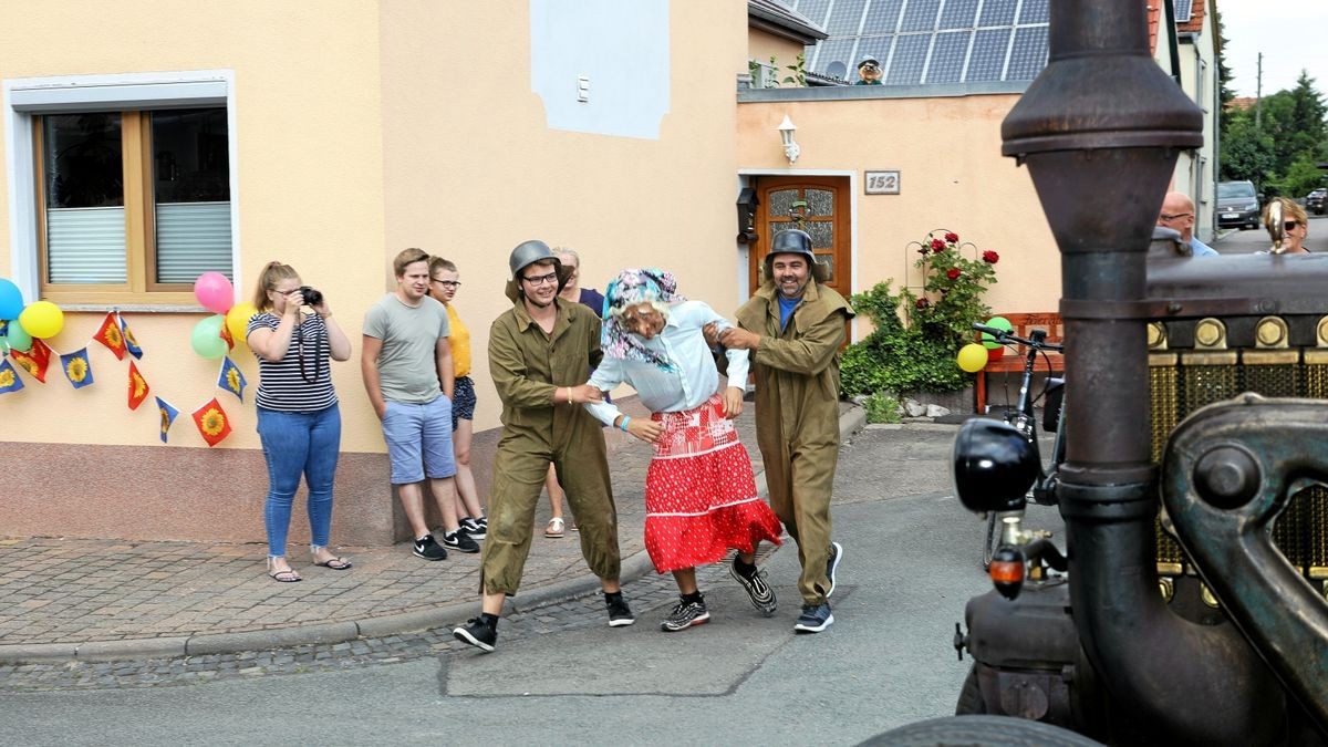 Festumzug zu „875 plus 1“ Jahre Schwerstedt