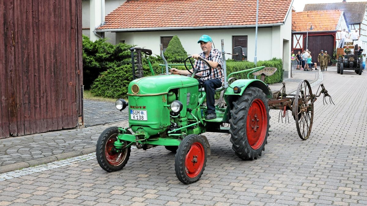 Festumzug zu „875 plus 1“ Jahre Schwerstedt