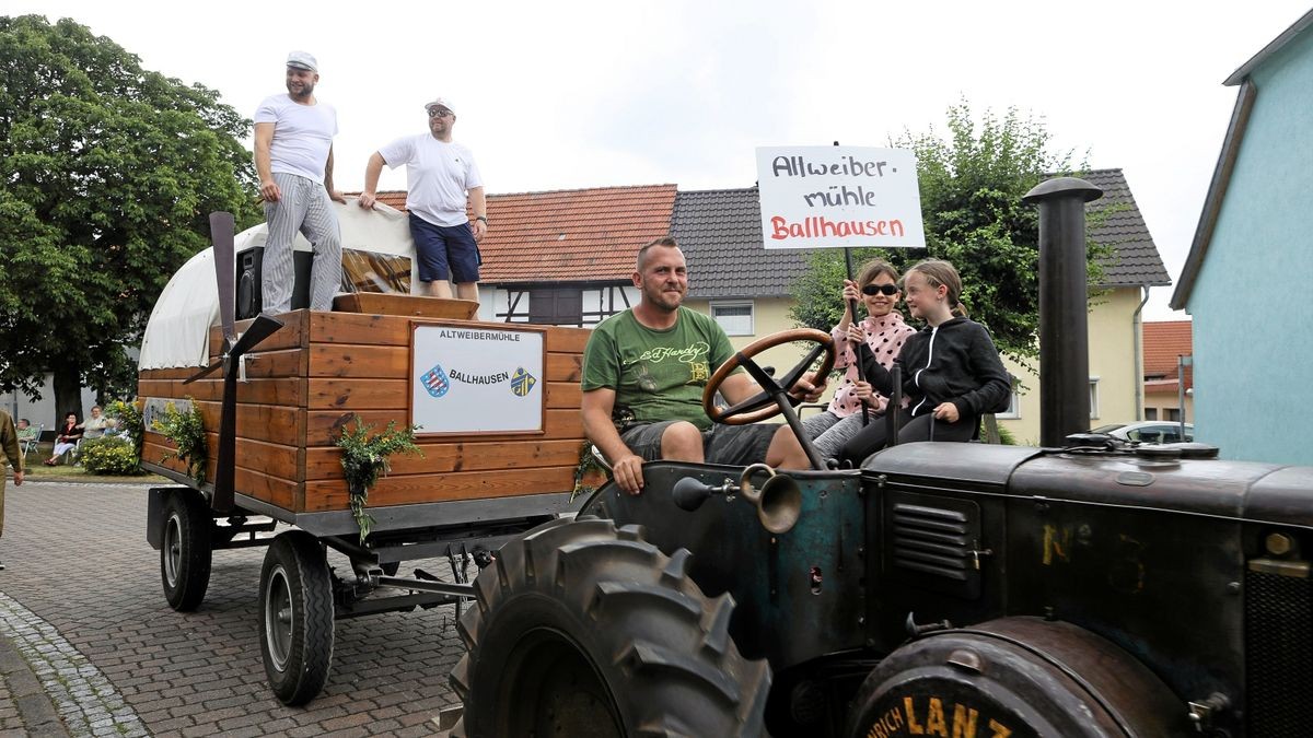 Festumzug zu „875 plus 1“ Jahre Schwerstedt