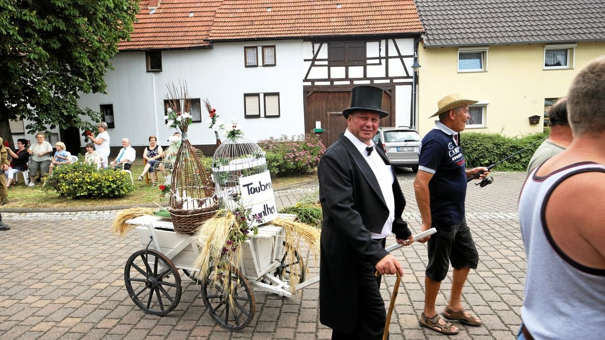 Festumzug zu „875 plus 1“ Jahre Schwerstedt