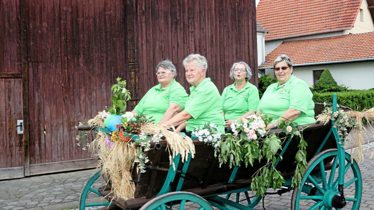 Festumzug zu „875 plus 1“ Jahre Schwerstedt