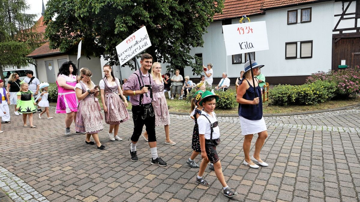 Festumzug zu „875 plus 1“ Jahre Schwerstedt