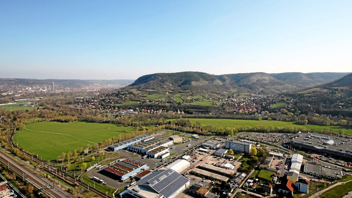 Der Blick von dem Schornstein ist von allen Seiten aus phantastisch.  Foto: Kai Mudra