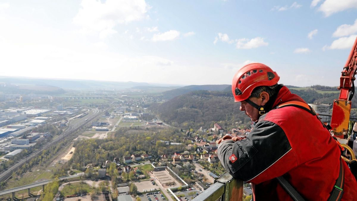 Der Blick von dem Schornstein ist von allen Seiten aus phantastisch. Foto: Kai Mudra