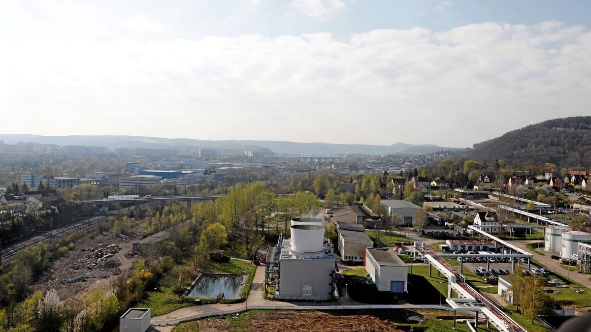 Der Blick von dem Schornstein ist von allen Seiten aus phantastisch. Foto: Kai Mudra