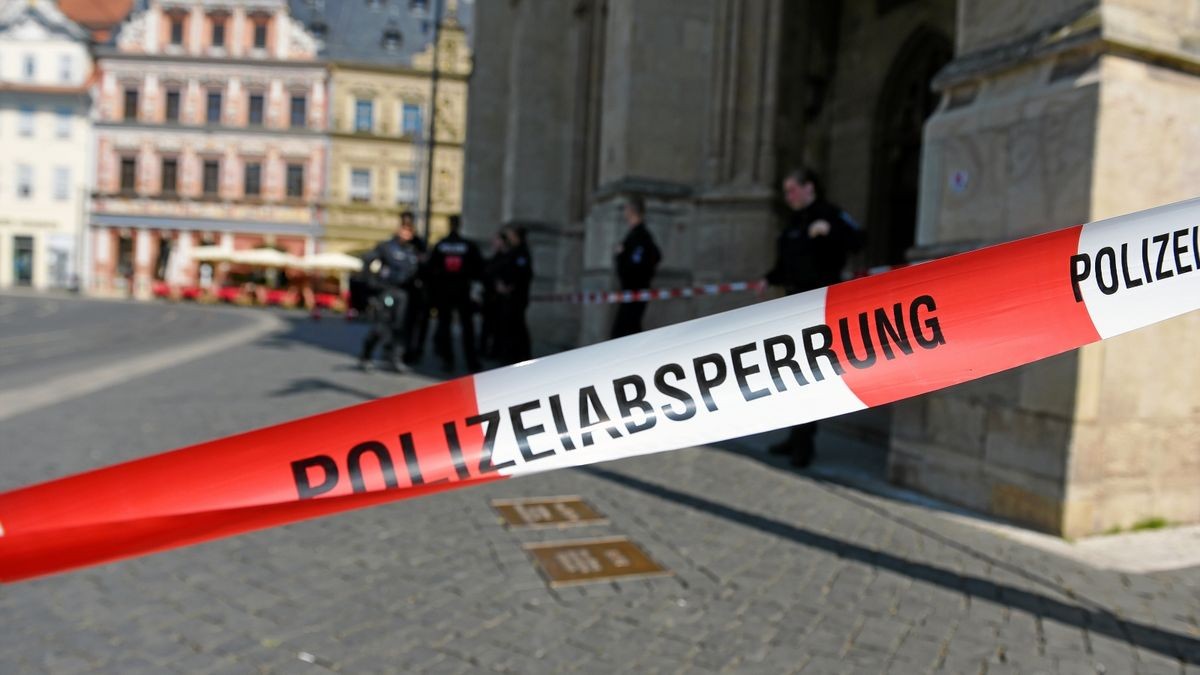 Aufgrund einer Bombendrohung wurde das Erfurter Rathaus, sowie der Fischmarkt evakuiert.