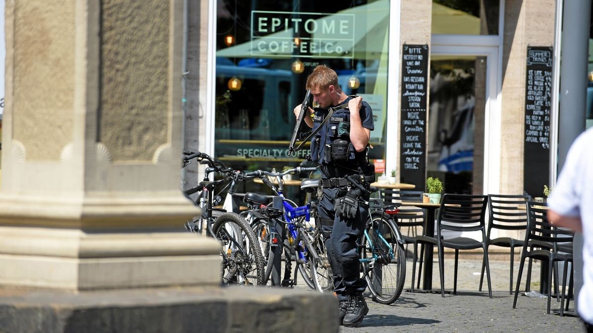 Aufgrund einer Bombendrohung wurde das Erfurter Rathaus, sowie der Fischmarkt evakuiert.