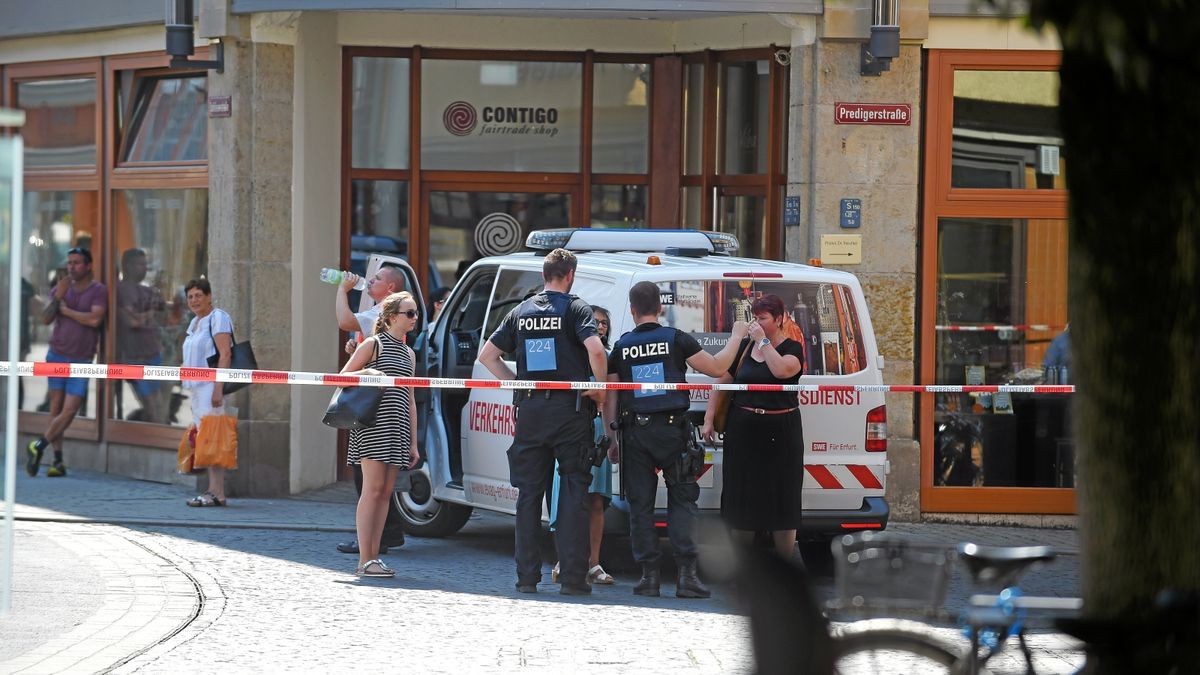 Aufgrund einer Bombendrohung wurde das Erfurter Rathaus, sowie der Fischmarkt evakuiert.