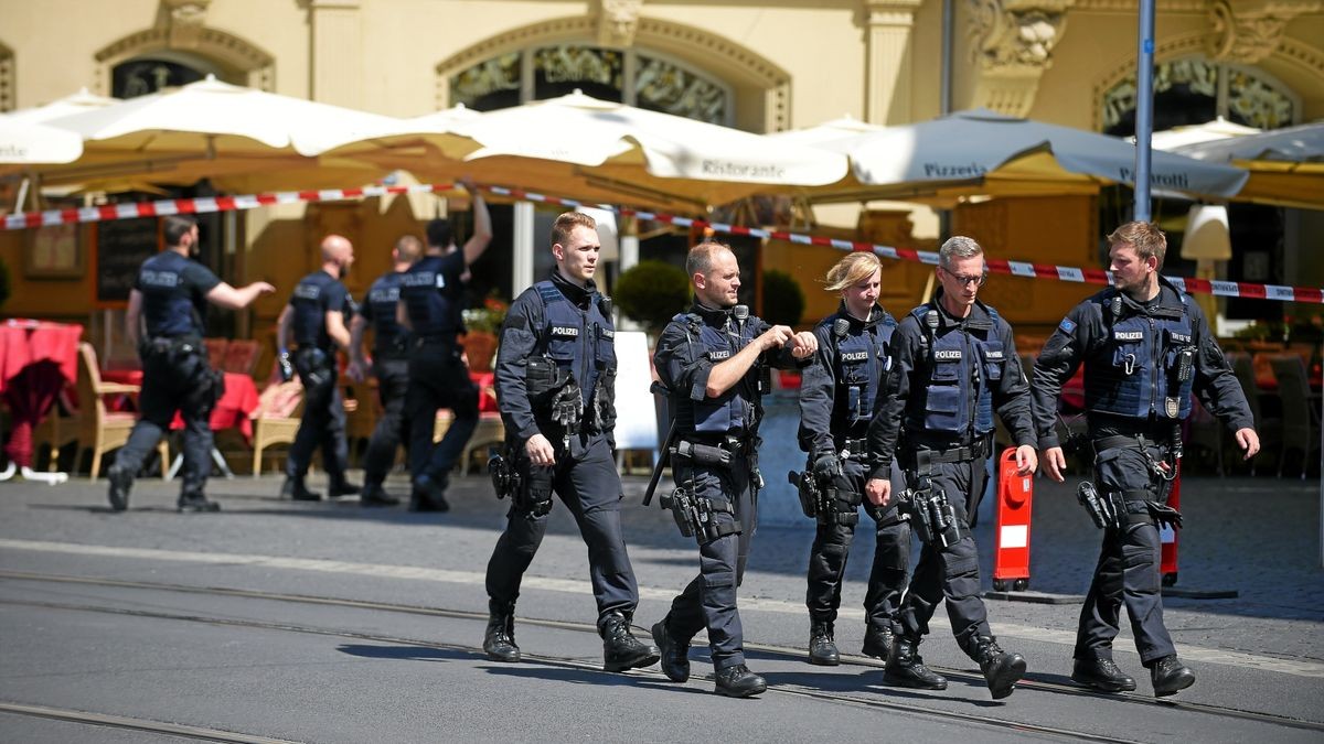 Aufgrund einer Bombendrohung wurde das Erfurter Rathaus, sowie der Fischmarkt evakuiert.