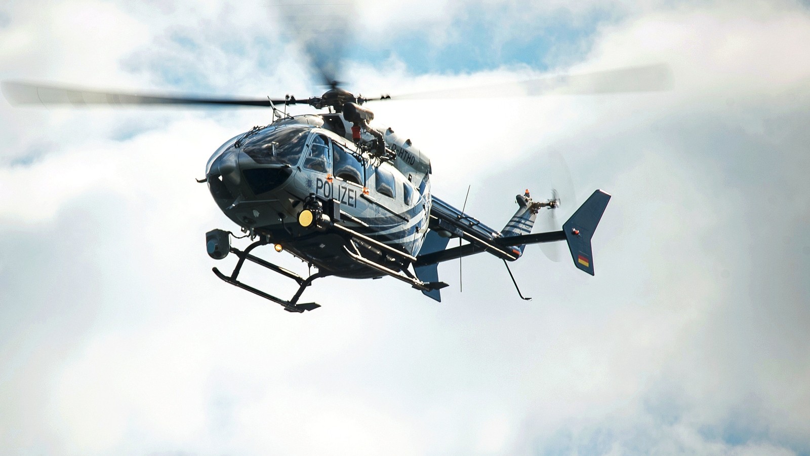 Hubschrauber kreist über Gera