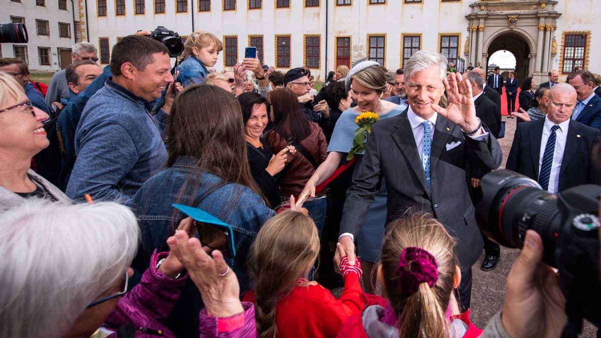 Treffen mit Bürgern am Ausgang des Schlosses Friedenstein in Gotha.