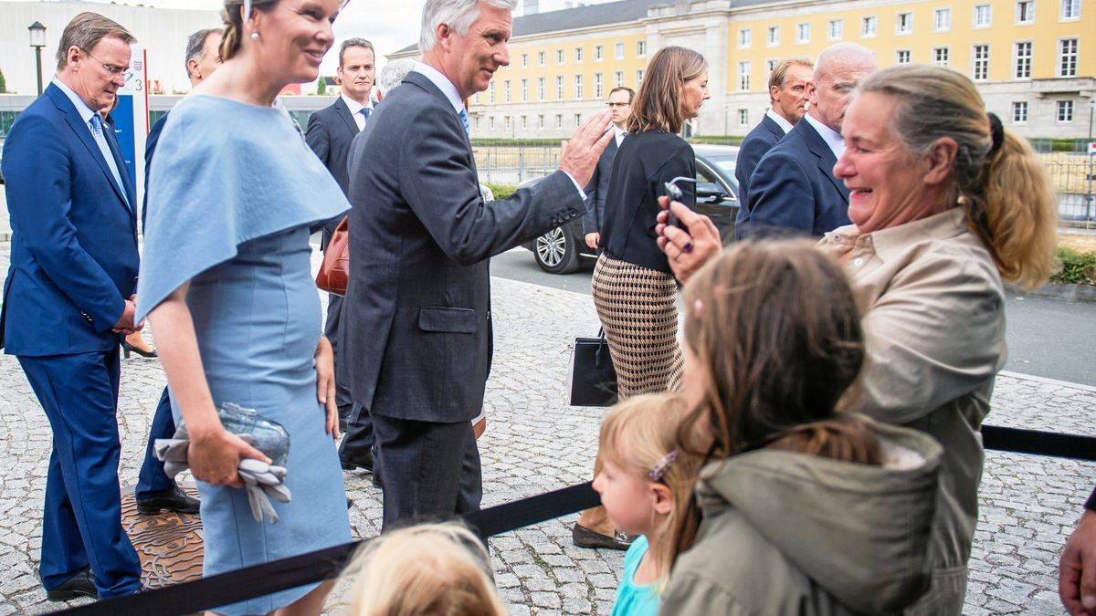 Gemeinsam mit Ministerpräsident Bodo Ramelow (Linke) und seiner Frau Germana Alberti vom Hofe besichtige man Schloss Friedenstein in Gotha, die Gedenkstätte Buchenwald und das Bauhaus-Museum sowie das Neue Museum in Weimar.