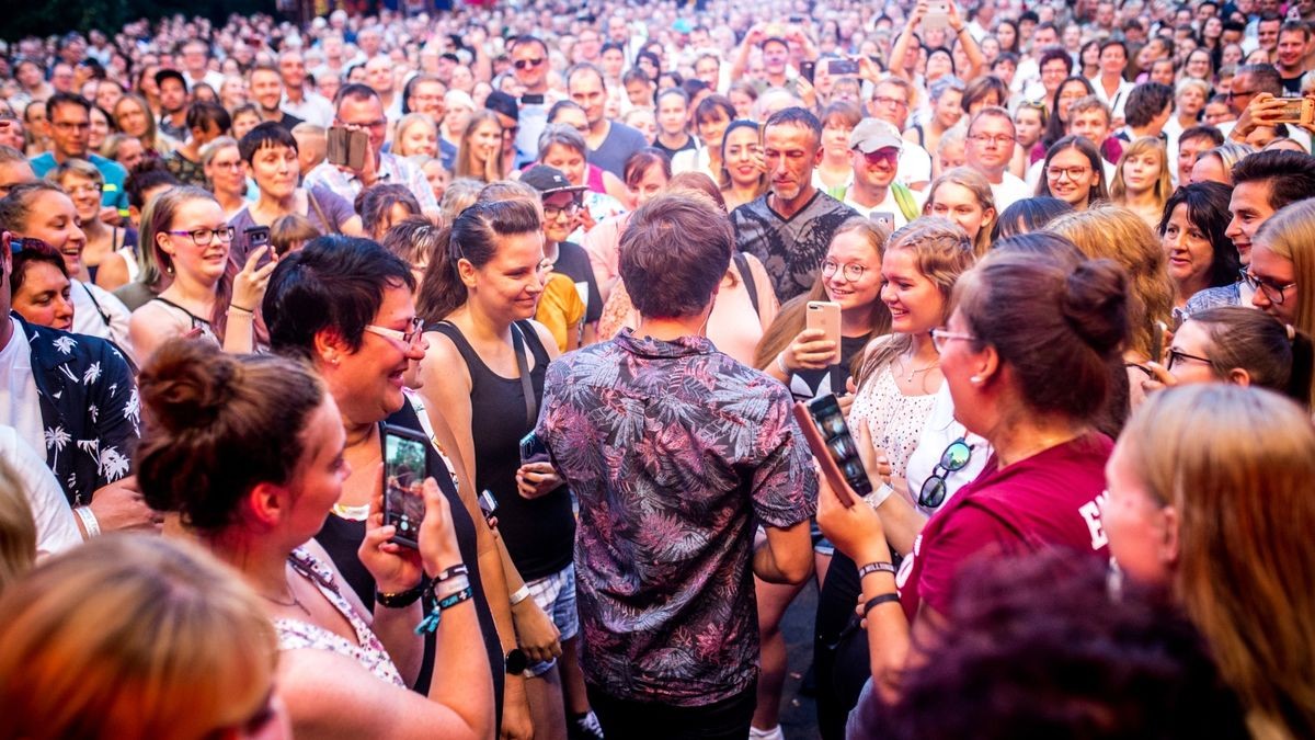 Max Giesinger verzauberte die Besucher im Nordhäuser Gehege und sorgte für ein unvergessliches Konzert. Foto: Christoph Keil