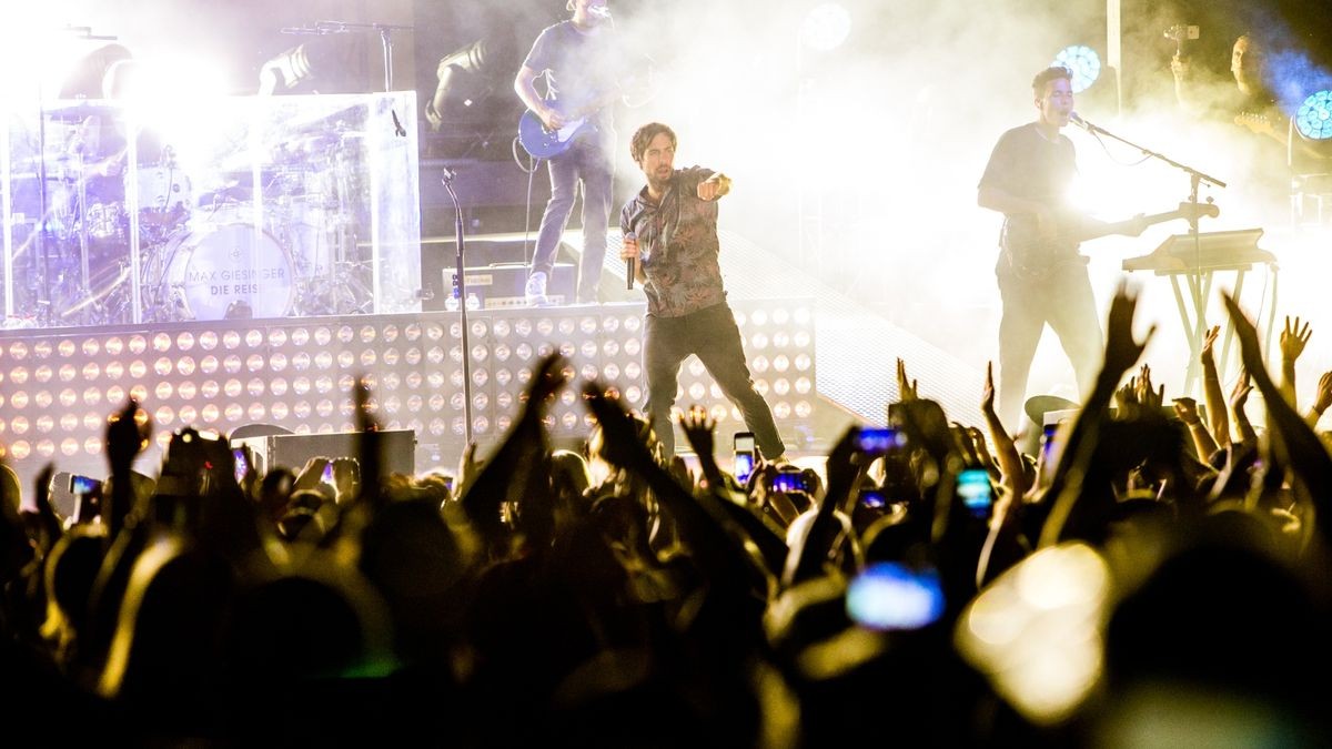 Max Giesinger verzauberte die Besucher im Nordhäuser Gehege und sorgte für ein unvergessliches Konzert. Foto: Christoph Keil