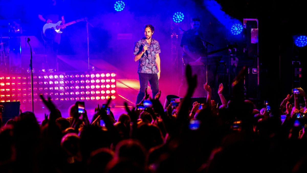 Max Giesinger verzauberte die Besucher im Nordhäuser Gehege und sorgte für ein unvergessliches Konzert. Foto: Christoph Keil