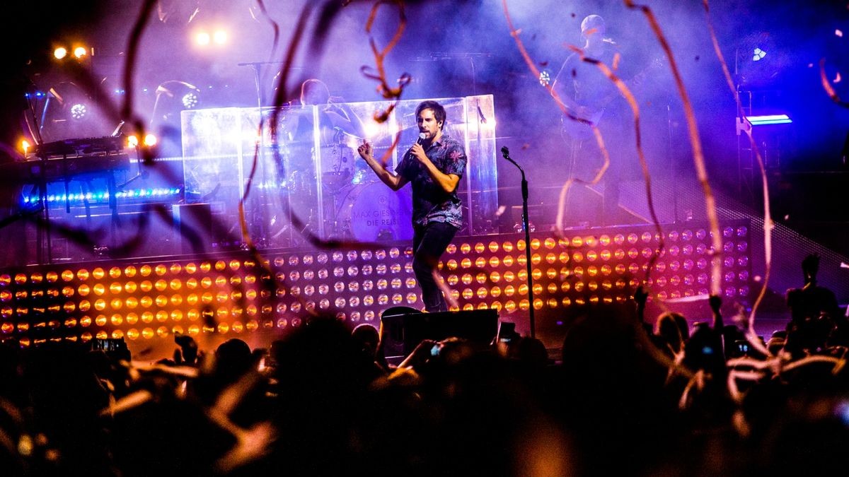 Max Giesinger verzauberte die Besucher im Nordhäuser Gehege und sorgte für ein unvergessliches Konzert. Foto: Christoph Keil