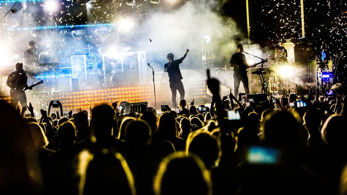 Max Giesinger verzauberte die Besucher im Nordhäuser Gehege und sorgte für ein unvergessliches Konzert. Foto: Christoph Keil