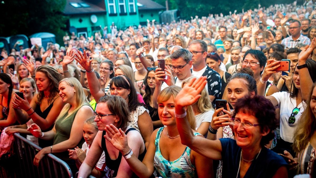 Max Giesinger verzauberte die Besucher im Nordhäuser Gehege und sorgte für ein unvergessliches Konzert. Foto: Christoph Keil