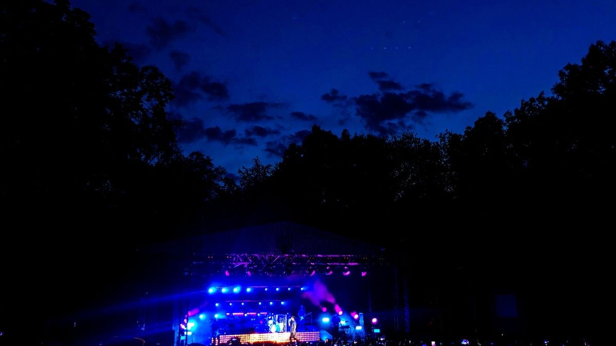 Max Giesinger verzauberte die Besucher im Nordhäuser Gehege und sorgte für ein unvergessliches Konzert. Foto: Christoph Keil