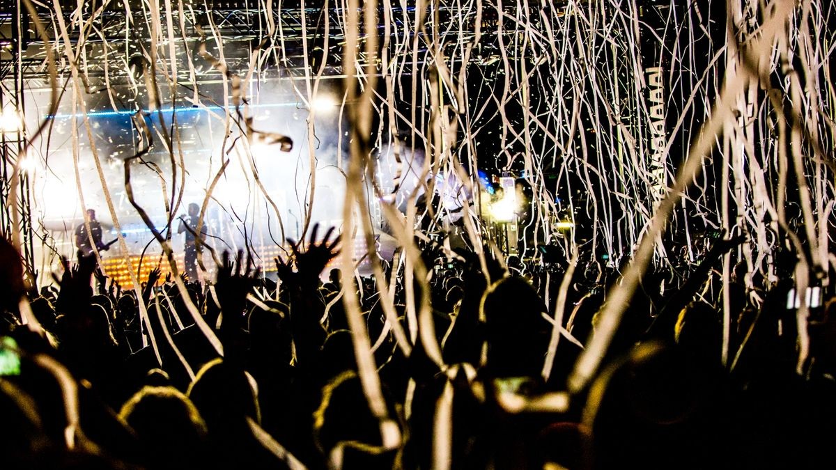 Max Giesinger verzauberte die Besucher im Nordhäuser Gehege und sorgte für ein unvergessliches Konzert. Foto: Christoph Keil