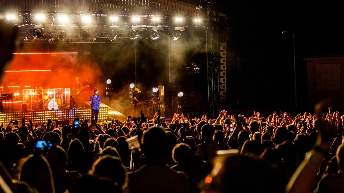 Max Giesinger verzauberte die Besucher im Nordhäuser Gehege und sorgte für ein unvergessliches Konzert. Foto: Christoph Keil