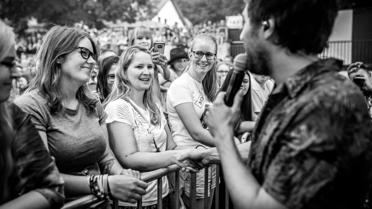 Max Giesinger verzauberte die Besucher im Nordhäuser Gehege und sorgte für ein unvergessliches Konzert. Foto: Christoph Keil