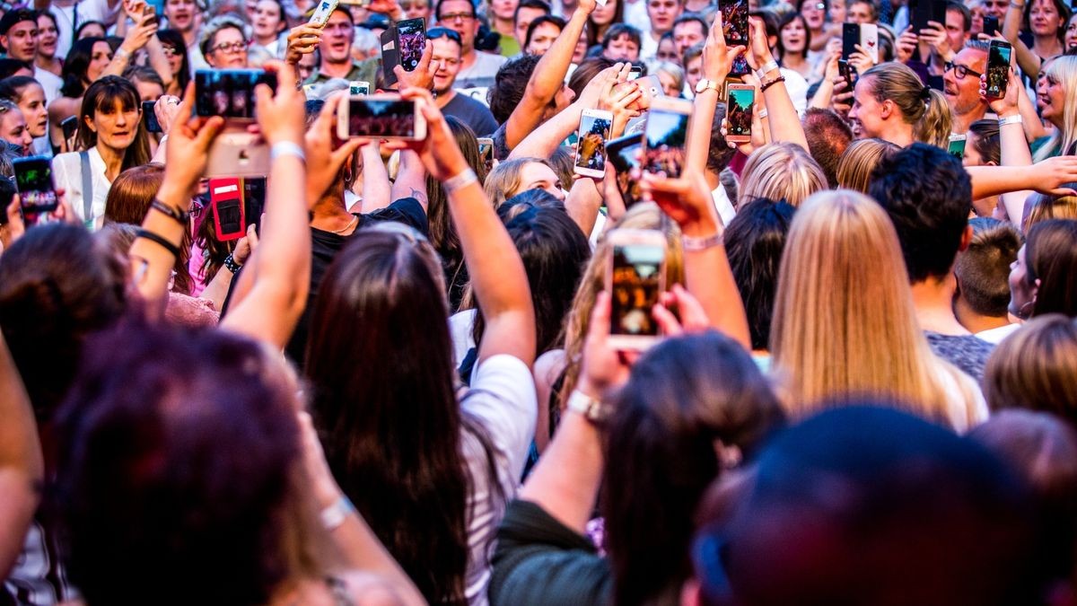 Max Giesinger verzauberte die Besucher im Nordhäuser Gehege und sorgte für ein unvergessliches Konzert. Foto: Christoph Keil