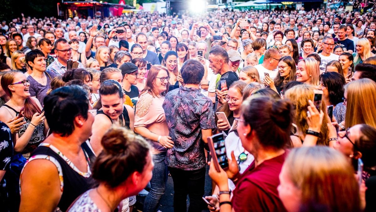 Max Giesinger verzauberte die Besucher im Nordhäuser Gehege und sorgte für ein unvergessliches Konzert. Foto: Christoph Keil