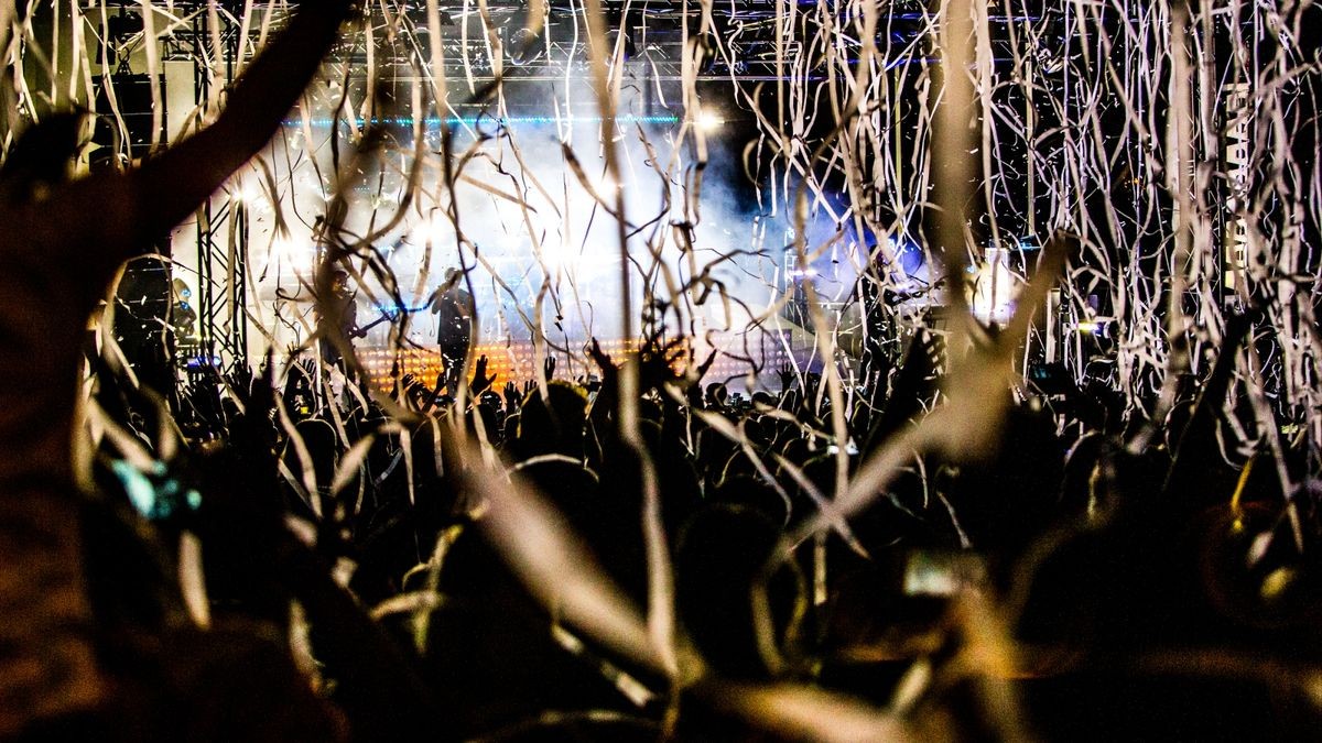 Max Giesinger verzauberte die Besucher im Nordhäuser Gehege und sorgte für ein unvergessliches Konzert. Foto: Christoph Keil