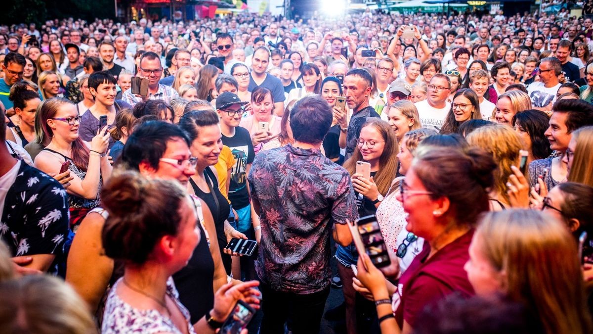 Max Giesinger verzauberte die Besucher im Nordhäuser Gehege und sorgte für ein unvergessliches Konzert. Foto: Christoph Keil