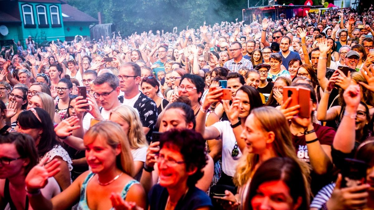 Max Giesinger verzauberte die Besucher im Nordhäuser Gehege und sorgte für ein unvergessliches Konzert. Foto: Christoph Keil