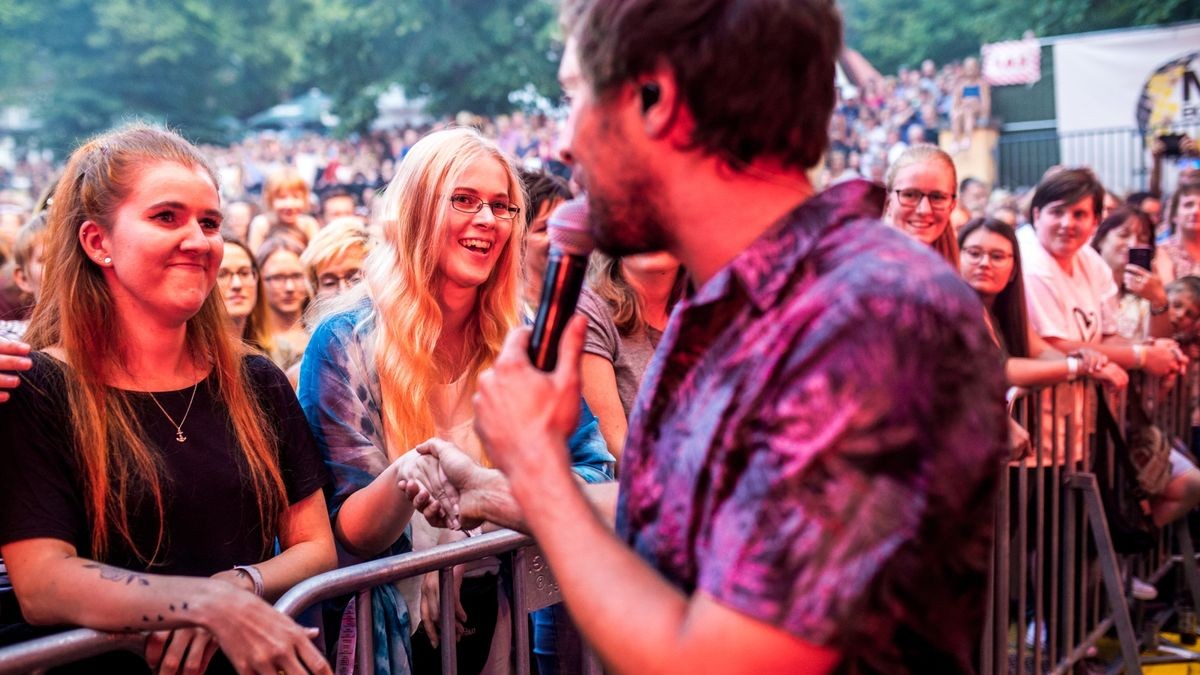 Max Giesinger verzauberte die Besucher im Nordhäuser Gehege und sorgte für ein unvergessliches Konzert. Foto: Christoph Keil