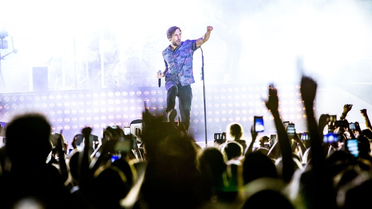 Max Giesinger verzauberte die Besucher im Nordhäuser Gehege und sorgte für ein unvergessliches Konzert. Foto: Christoph Keil