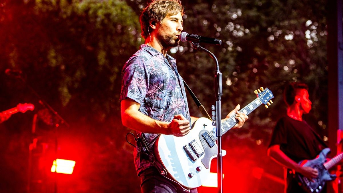 Max Giesinger verzauberte die Besucher im Nordhäuser Gehege und sorgte für ein unvergessliches Konzert. Foto: Christoph Keil