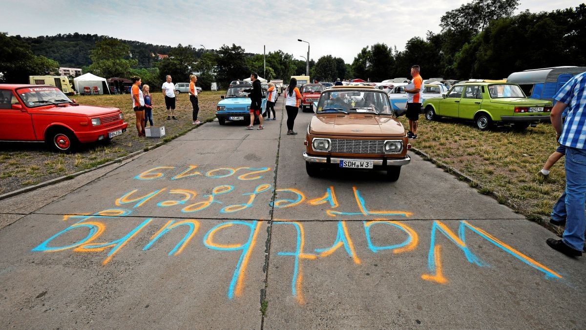 Pünktlich um 8 Uhr startet am Freitagmorgen mit der Toröffnung das Jubiläumstreffen „20 Jahre Heimweh“ des Wartburgfahrerclubs auf dem Festplatz „Spicke“ im Eisenacher Westen.