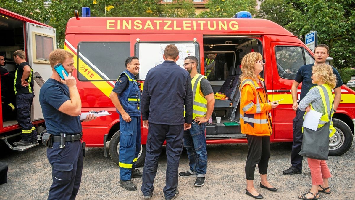 Nachdem am Dienstagvormittag ein Blindgänger aus dem Zweiten Weltkrieg bei Sanierungsarbeiten in Nordhausen am Zorgeufer gefunden wurde, erfolgte ab 17 Uhr die Evakuierung um den Fundort.