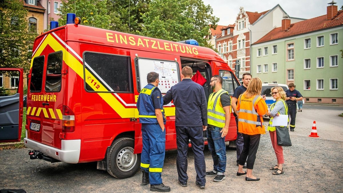 Nachdem am Dienstagvormittag ein Blindgänger aus dem Zweiten Weltkrieg bei Sanierungsarbeiten in Nordhausen am Zorgeufer gefunden wurde, erfolgte ab 17 Uhr die Evakuierung um den Fundort.