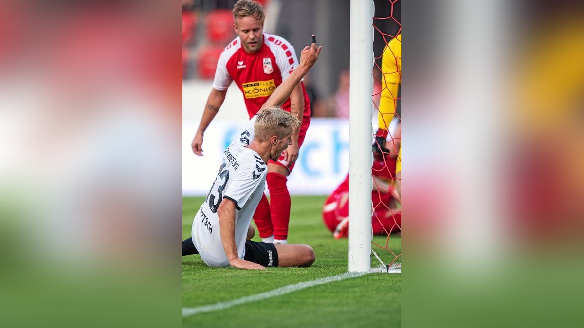 Der FC Rot-Weiß Erfurt hat am Mittwochabend sein Heimspiel in der Regionalliga gegen den ZFC Meuselwitz mit 1:2 verloren.