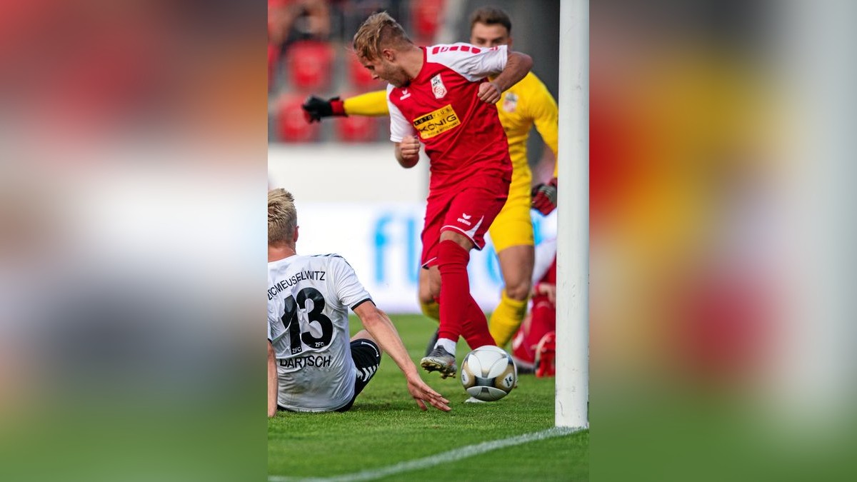 Der FC Rot-Weiß Erfurt hat am Mittwochabend sein Heimspiel in der Regionalliga gegen den ZFC Meuselwitz mit 1:2 verloren.