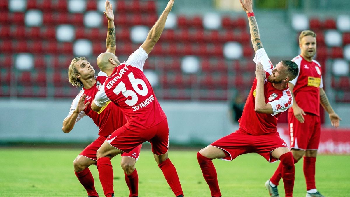 Der FC Rot-Weiß Erfurt hat am Mittwochabend sein Heimspiel in der Regionalliga gegen den ZFC Meuselwitz mit 1:2 verloren.